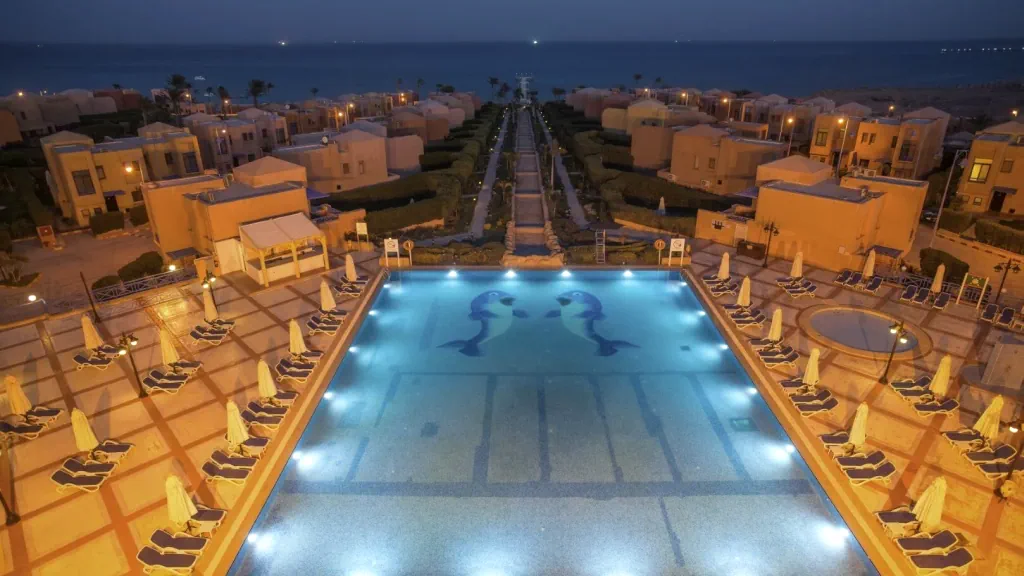 الفندق كانكون بيتش ريزورت - العين السخنة